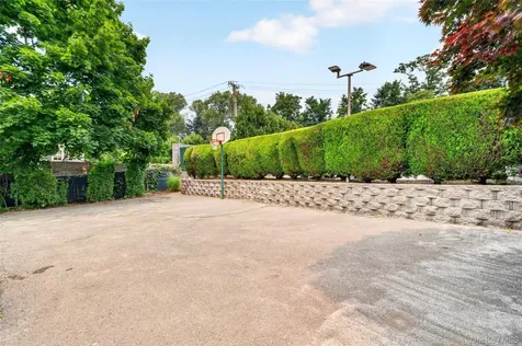 11 Jackson Avenue Scarsdale NY 10583