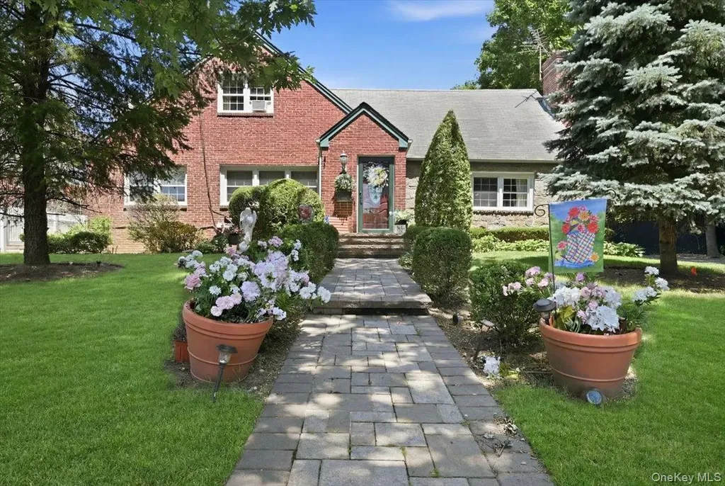 Floral Park NY 11001