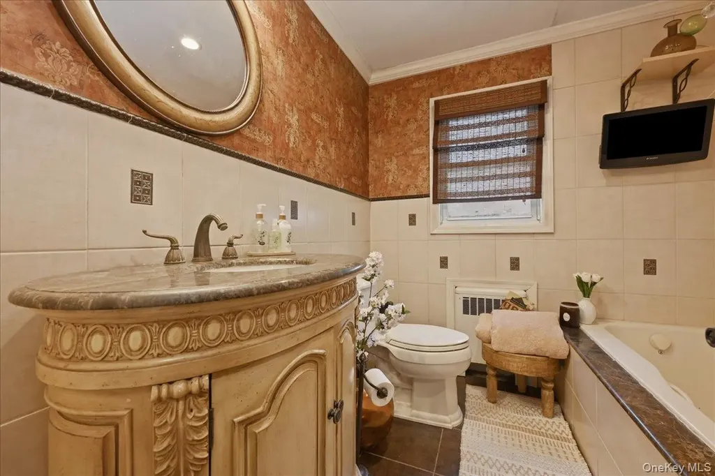 Floral Park NY 11001