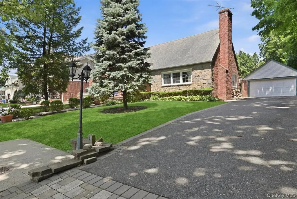 Floral Park NY 11001