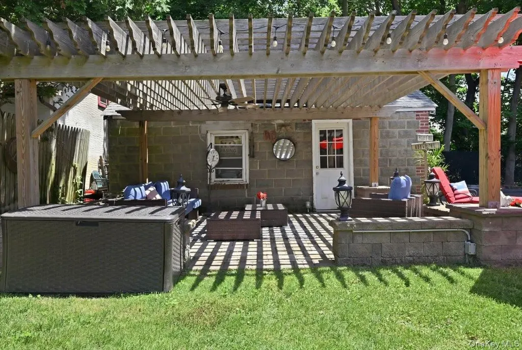 Floral Park NY 11001