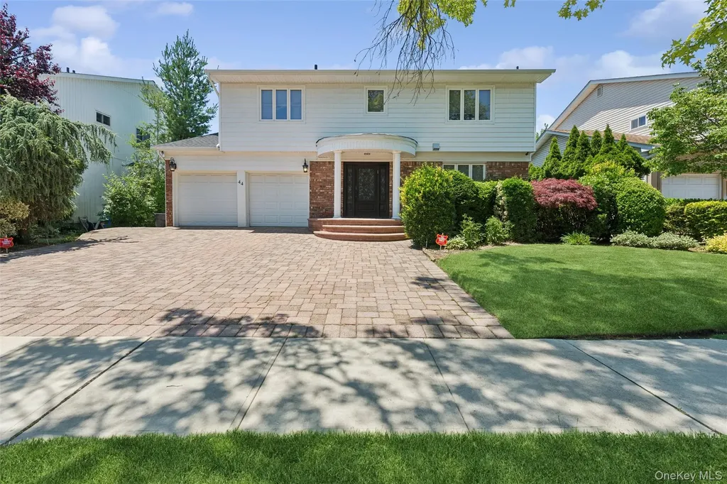 44 Gale Drive North Woodmere NY 11581