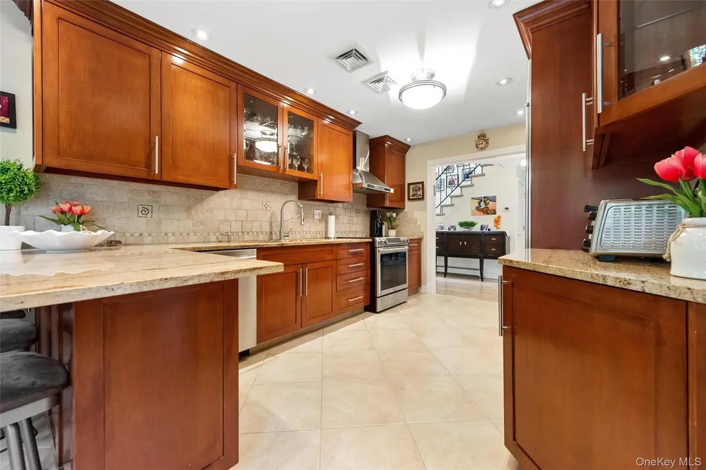 44 Gale Drive North Woodmere NY 11581