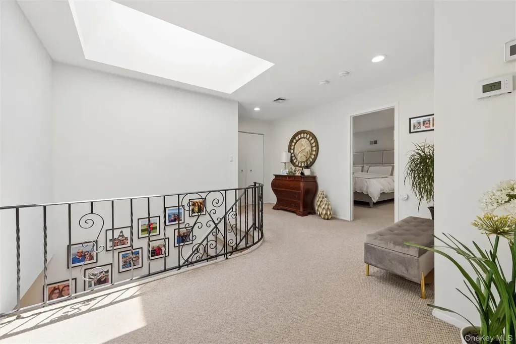 44 Gale Drive North Woodmere NY 11581