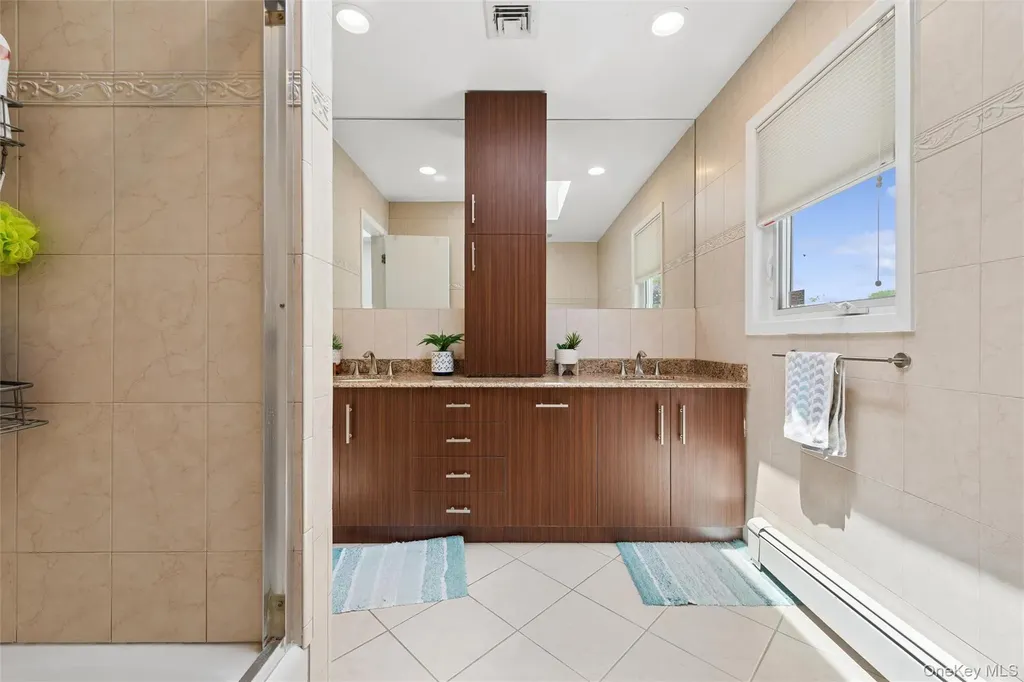 44 Gale Drive North Woodmere NY 11581