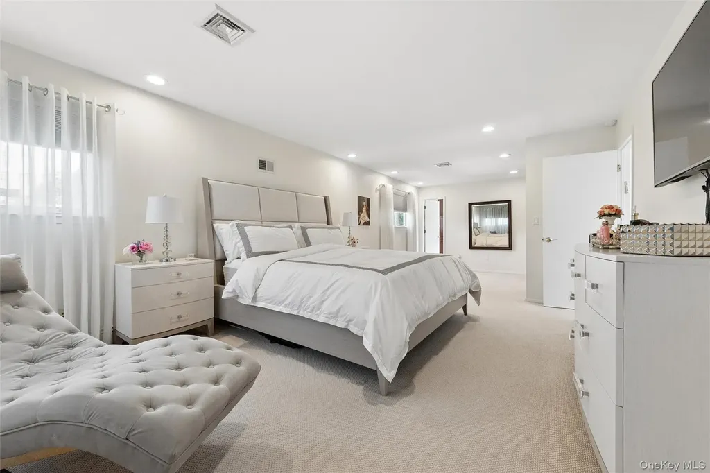44 Gale Drive North Woodmere NY 11581