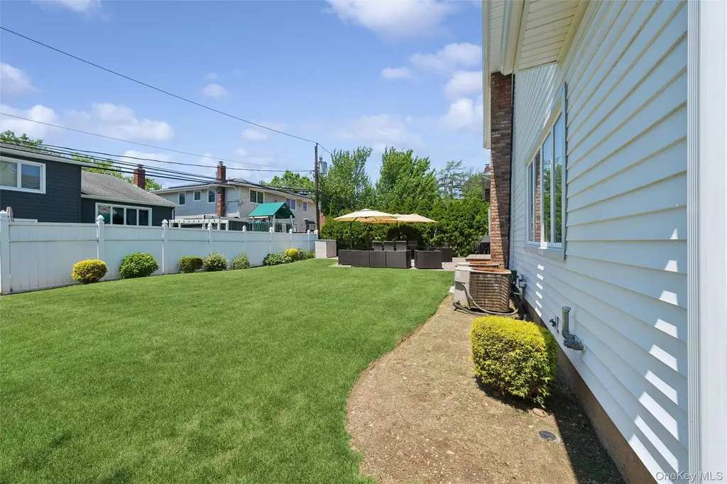 44 Gale Drive North Woodmere NY 11581