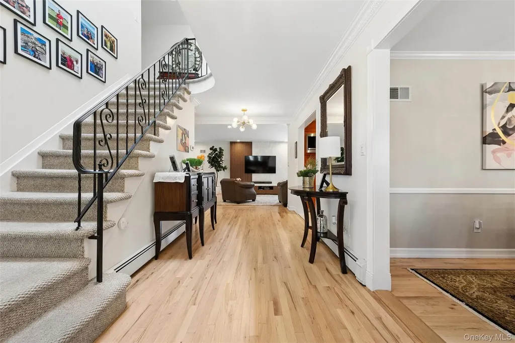 44 Gale Drive North Woodmere NY 11581