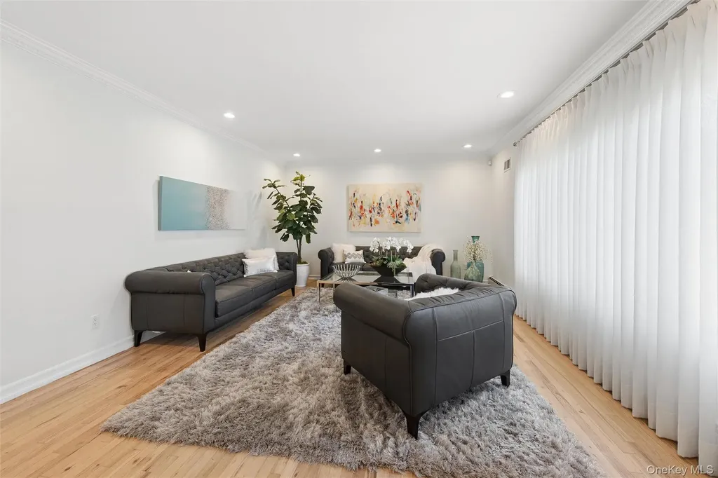 44 Gale Drive North Woodmere NY 11581
