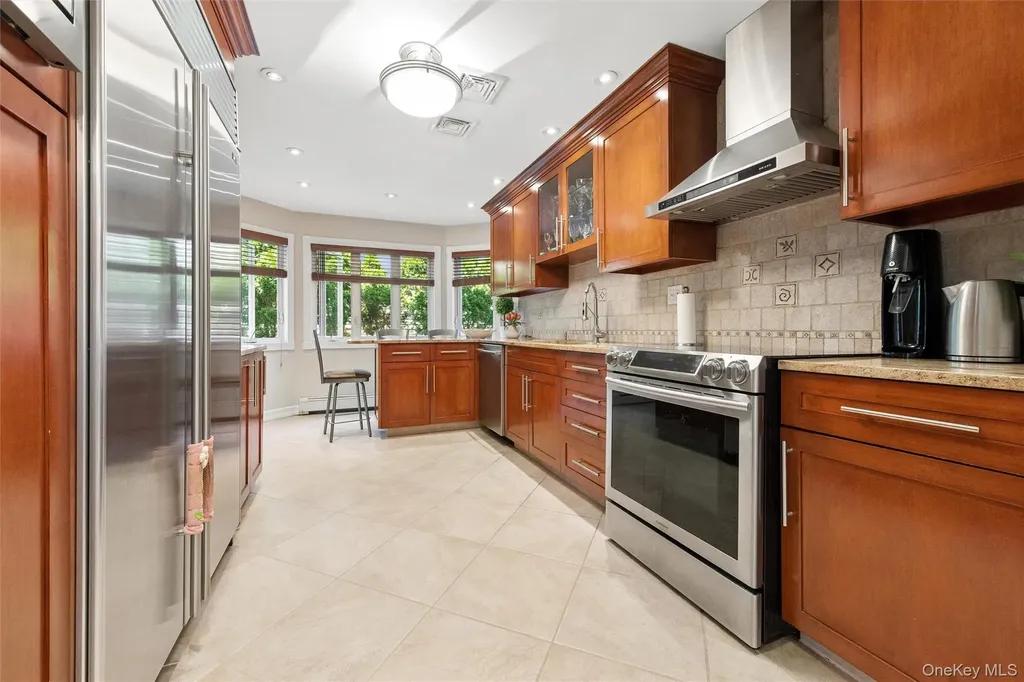 44 Gale Drive North Woodmere NY 11581