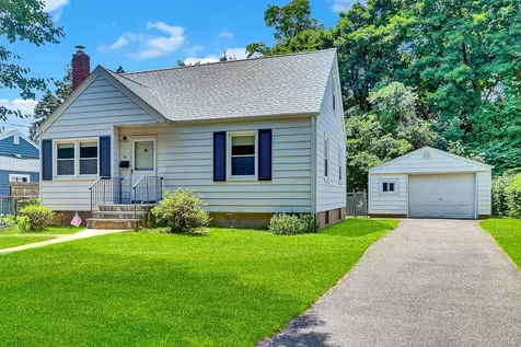 19 Poplar Place Glen Cove NY 11542