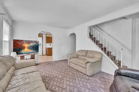 19 Poplar Place Glen Cove NY 11542