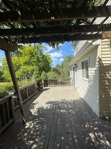 28 Church Farm Road Gardiner NY 12525