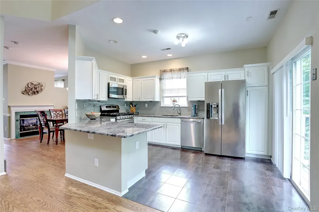 141 Meadow Lane Nanuet NY 10954