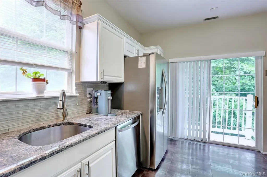 141 Meadow Lane Nanuet NY 10954