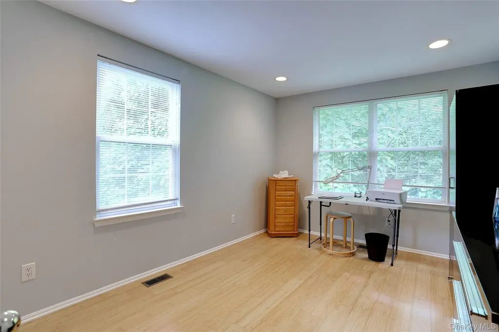 141 Meadow Lane Nanuet NY 10954