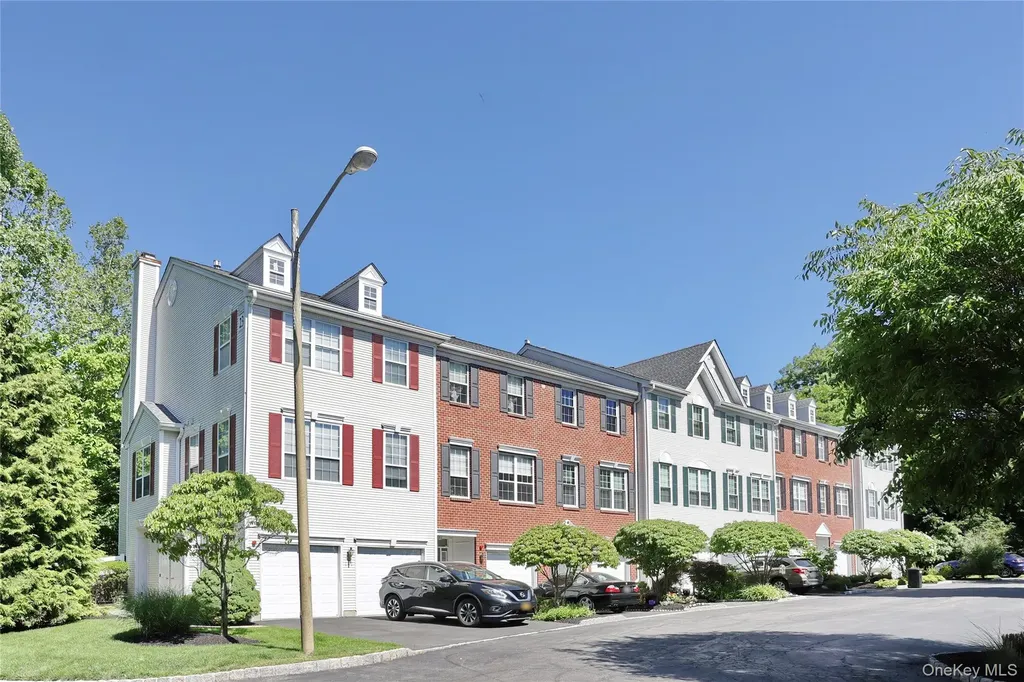 141 Meadow Lane Nanuet NY 10954