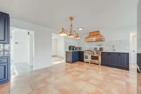204 Bayview Avenue Massapequa NY 11758