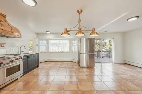 204 Bayview Avenue Massapequa NY 11758