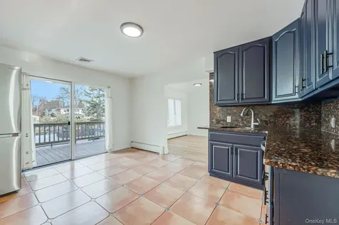 204 Bayview Avenue Massapequa NY 11758