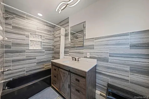 204 Bayview Avenue Massapequa NY 11758