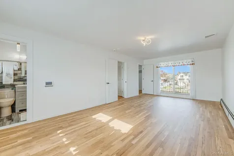 204 Bayview Avenue Massapequa NY 11758