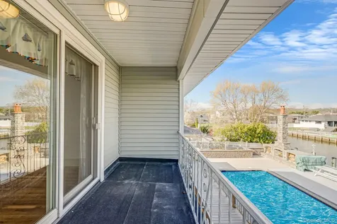 204 Bayview Avenue Massapequa NY 11758