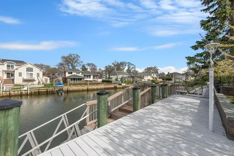204 Bayview Avenue Massapequa NY 11758