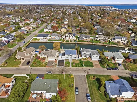204 Bayview Avenue Massapequa NY 11758