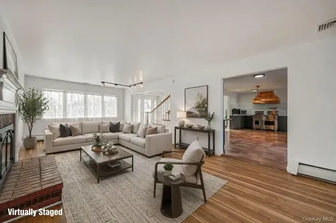 204 Bayview Avenue Massapequa NY 11758