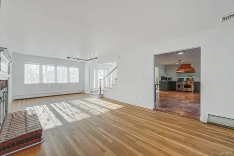 204 Bayview Avenue Massapequa NY 11758