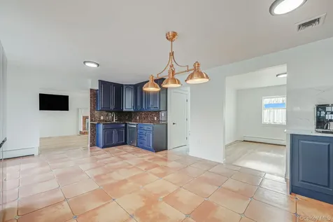 204 Bayview Avenue Massapequa NY 11758