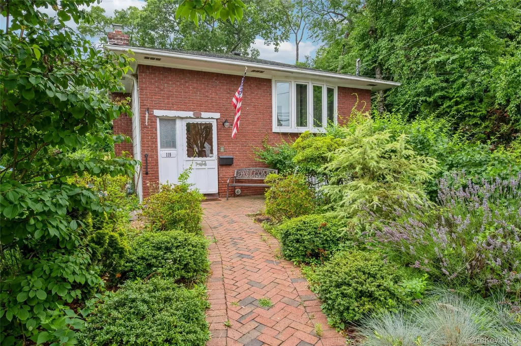 119 Norwood Avenue Malverne NY 11565