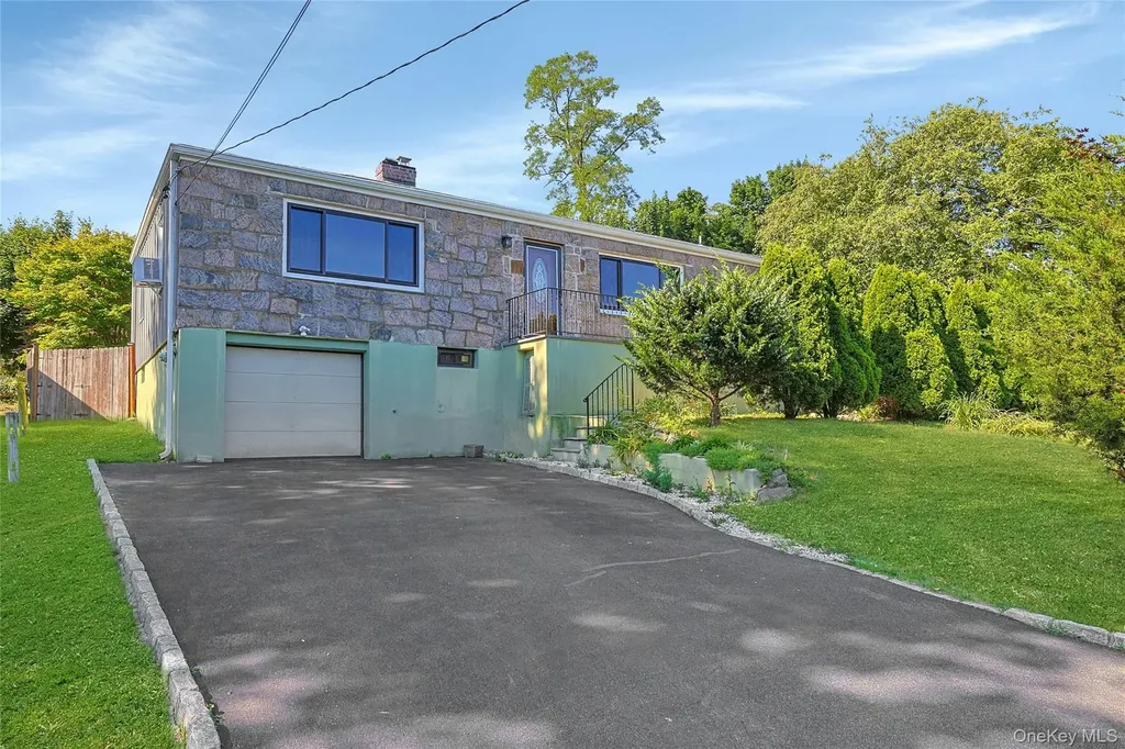 141 Curtis Lane Yonkers NY 10710