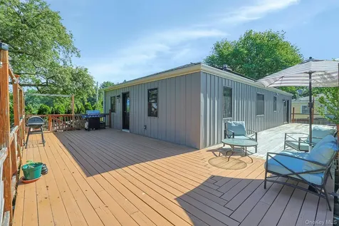 141 Curtis Lane Yonkers NY 10710