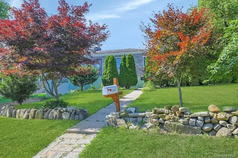 141 Curtis Lane Yonkers NY 10710