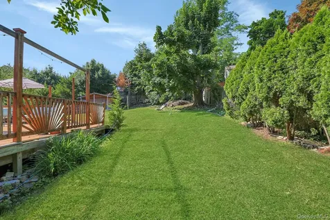 141 Curtis Lane Yonkers NY 10710