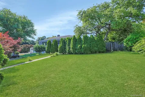 141 Curtis Lane Yonkers NY 10710