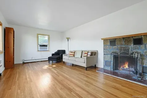 141 Curtis Lane Yonkers NY 10710