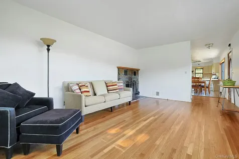 141 Curtis Lane Yonkers NY 10710