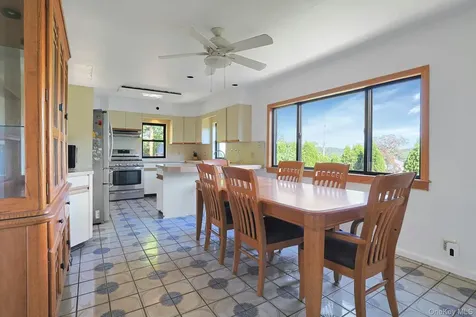 141 Curtis Lane Yonkers NY 10710