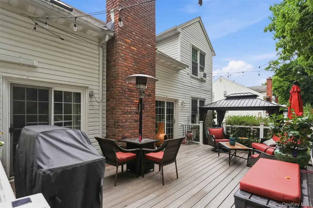 16 Larkin Lane Garnerville NY 10923