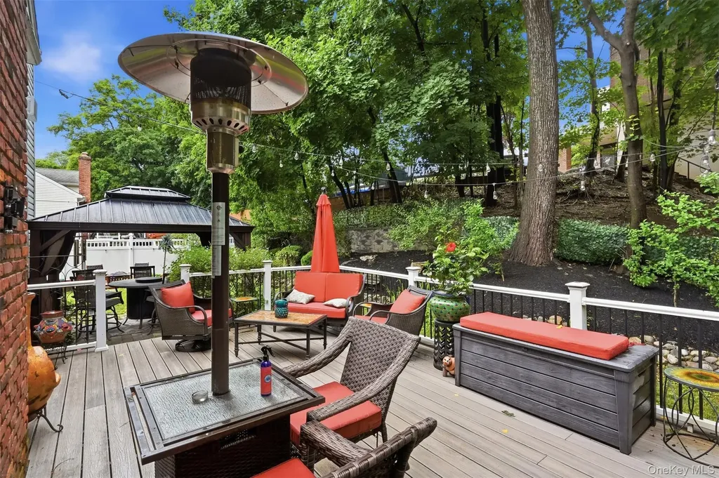 16 Larkin Lane Garnerville NY 10923