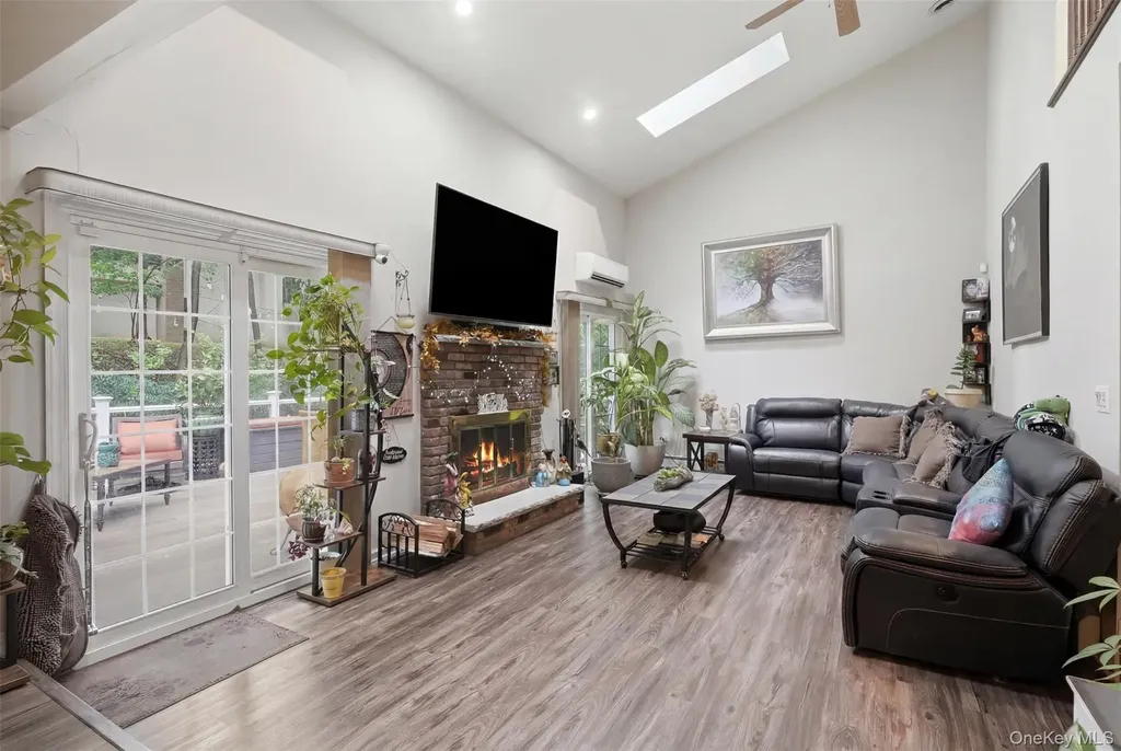 16 Larkin Lane Garnerville NY 10923