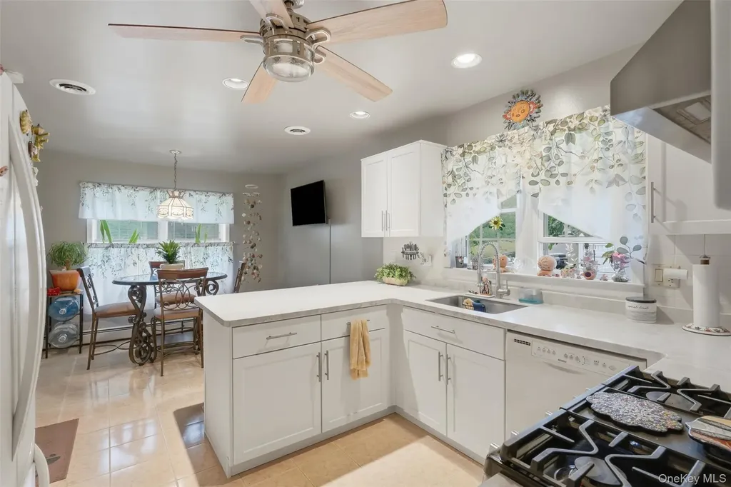 16 Larkin Lane Garnerville NY 10923