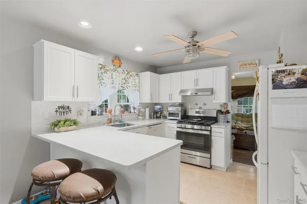 16 Larkin Lane Garnerville NY 10923
