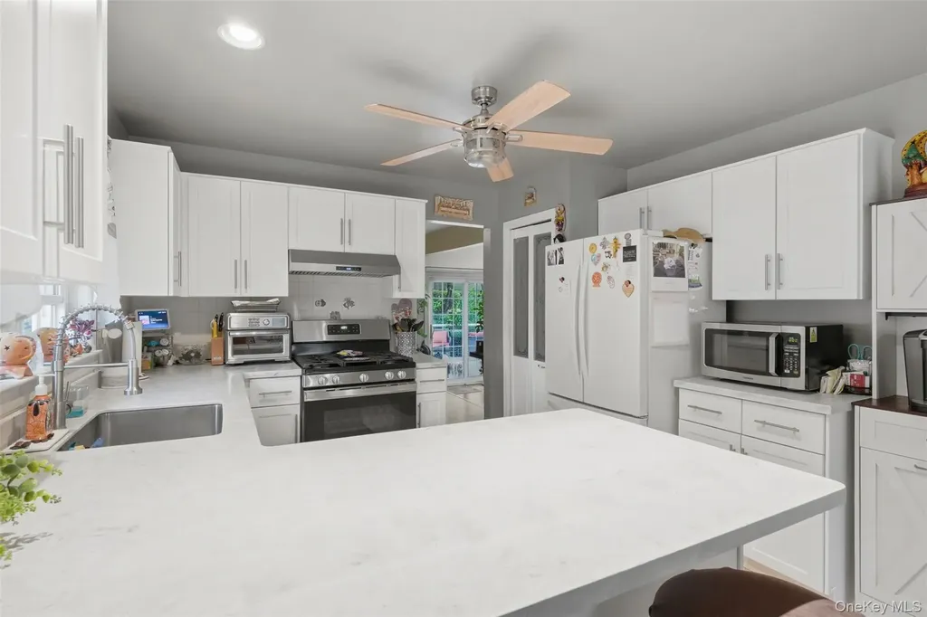 16 Larkin Lane Garnerville NY 10923