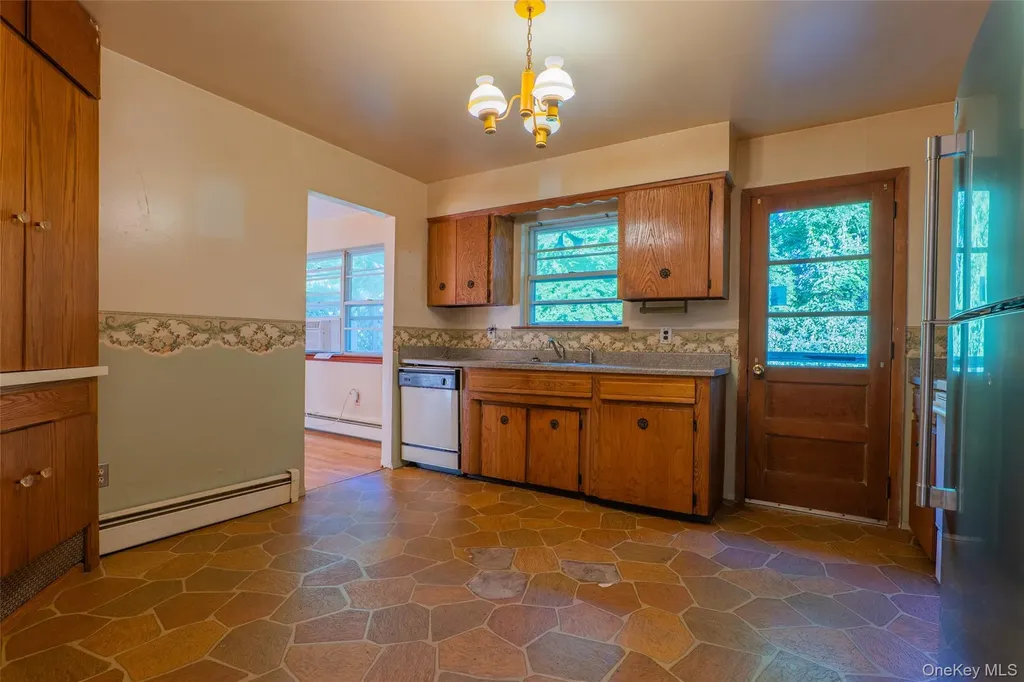 18 Sheryl Lane Mahopac NY 10541