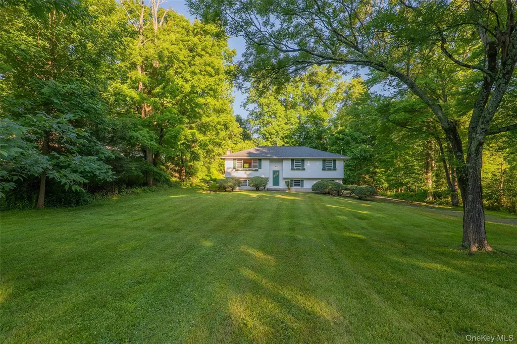 18 Sheryl Lane Mahopac NY 10541