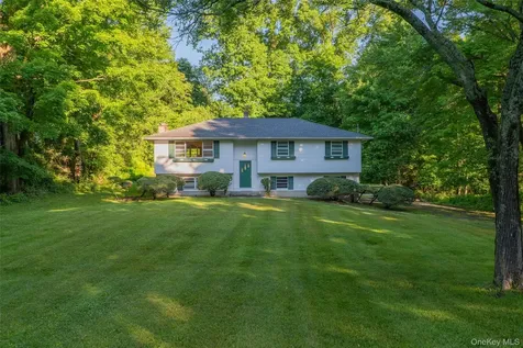 18 Sheryl Lane Mahopac NY 10541